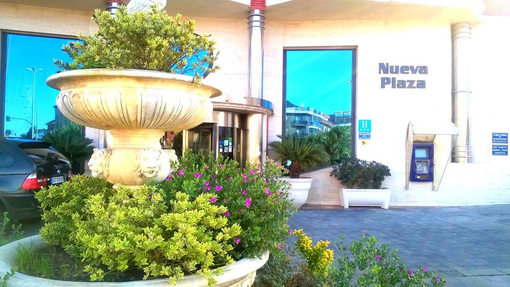 Hotel Nueva Plaza Малианьо Экстерьер фото